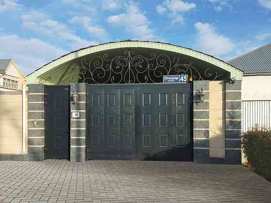 Распашные гаражные ворота DoorHan Донецк