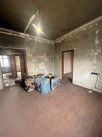 Продам 4-х комнатную квартиру на Гвардейке,пос.Орджоникидзе Макеевка