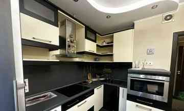 Сдаю двушку в Буденовском районе на 3 этаже девятиэтажки с площадью 54.1м Донецк