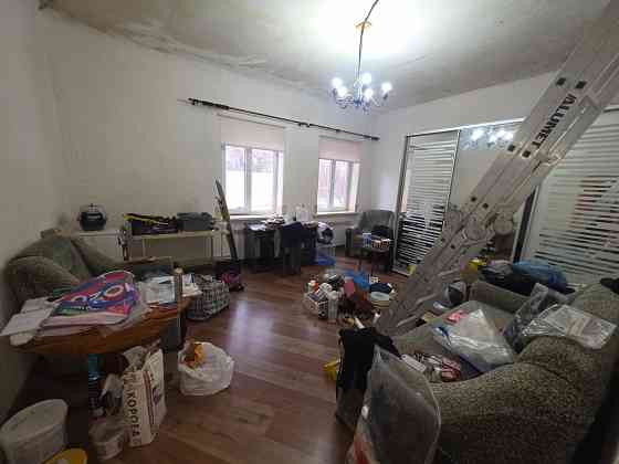 Срочная продажа 3-комнатная квартира на земле с приватированной земельным участком Макеевка