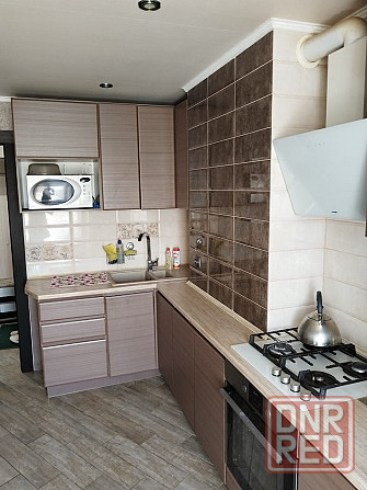 3комнатная 70м2 мн Зелёный мебель и техника Макеевка - изображение 2