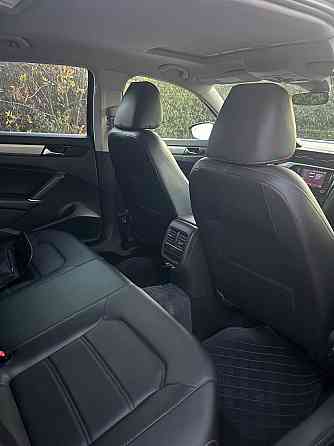 Фольцваген Пассат Б9 год 2021 кожа обьем 2л Донецк