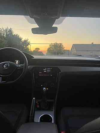 Фольцваген Пассат Б9 год 2021 кожа обьем 2л Донецк