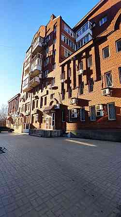 Сдам Офис 350 м2 (есть возможность увеличения площади на 50 м²) Калининский р-н ориентир Мединститут Донецк