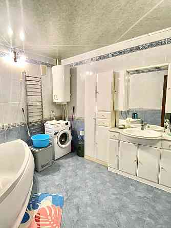 4-х комнатная 107 м. кв. квартира в Киевском районе Донецка (ориентир Адачи) Донецк