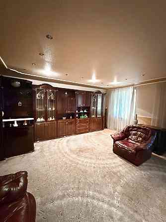 4-х комнатная 107 м. кв. квартира в Киевском районе Донецка (ориентир Адачи) Донецк