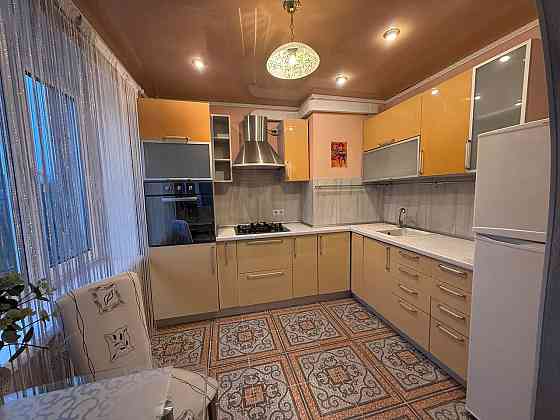 Продаётся уютная 2-комнатная квартира с дизайнерским ремонтом в самом центре города, пр. Дзержинског Донецк