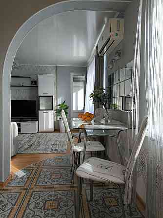 Продаётся уютная 2-комнатная квартира с дизайнерским ремонтом в самом центре города, пр. Дзержинског Донецк