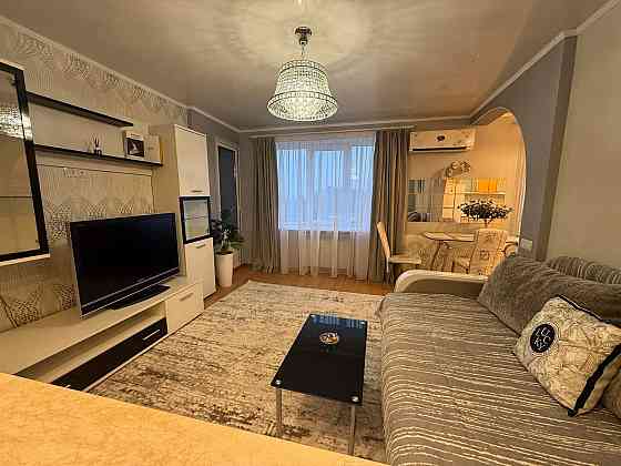 Продаётся уютная 2-комнатная квартира с дизайнерским ремонтом в самом центре города, пр. Дзержинског Донецк