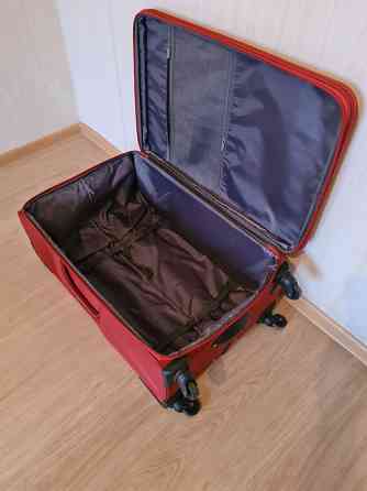 Продам новый чемодан Донецк