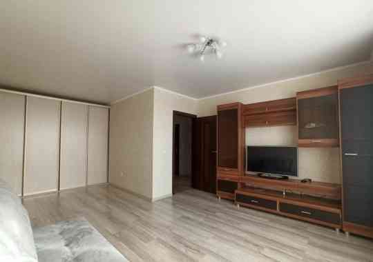 Сдаю однокомнатную квартиру 50.0 м² этаж 5/9 город Донецк, Кировский район, улица Высоцкого. Донецк