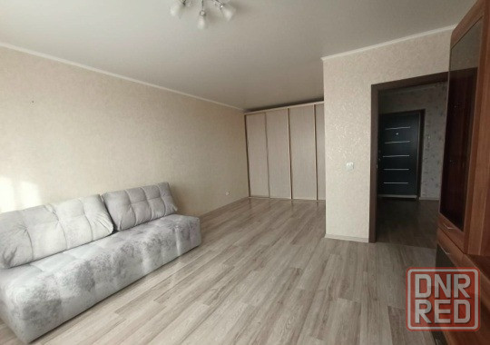 Сдаю однокомнатную квартиру 50.0 м² этаж 5/9 город Донецк, Кировский район, улица Высоцкого. Донецк - изображение 4