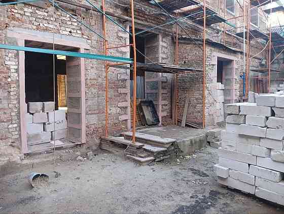 Продаётся коммерческое помещение 302,5 кв.м. Мариуполь