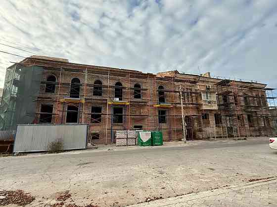Продаётся коммерческое помещение 302,5 кв.м. Мариуполь