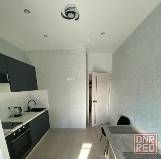 Сдаю однокомнатную квартиру 35.0 м² этаж 5 город Донецк, Будённовский район Донецк - изображение 1