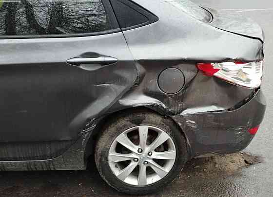 Срочно продаю свой Hyundai Accent 1,6л акпп, 1 владелец реальный пробег 86650 км после недавнего дтп Донецк