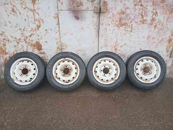 Продаю колёса на ниву с зимней резиной Донецк