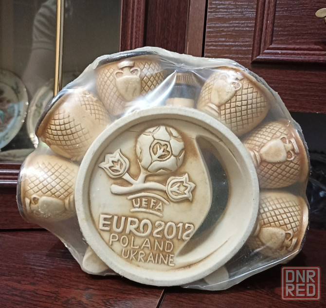 Штоф и стопки ( набор ) евро 2012 новый Донецк - изображение 8