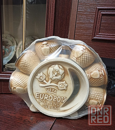 Штоф и стопки ( набор ) евро 2012 новый Донецк - изображение 6