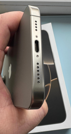 Продам iPhone 16 Pro Max 256гб Донецк