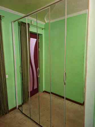 Продам шкаф купе зеркальный Донецк