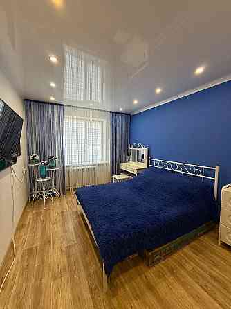 Продается трехкомнатная квартира в Левобережном районе Мариуполь