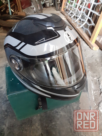 Шлем для мотоцыкла Зугрэс - изображение 1