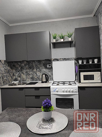 Сдаю квартиру в Ильичёвском районе. Удобное расположение возле остановок. Двушка. Мариуполь - изображение 1