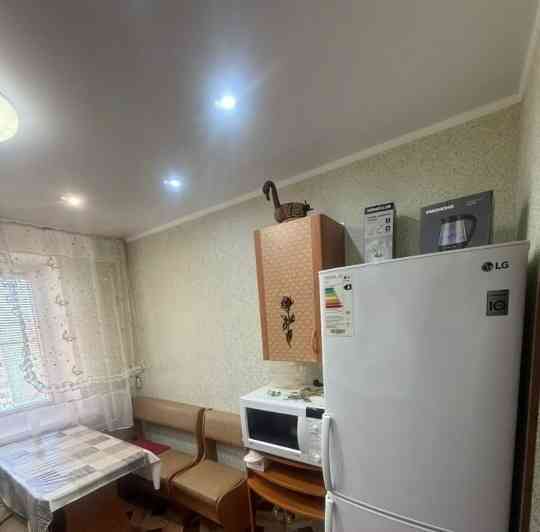 Сдаю двухкомнатную квартиру 52.0 м² этаж 8/9 город Донецк, Киевский район, улица Молодых Шахтёров. Донецк