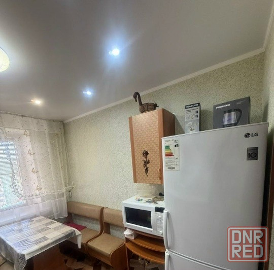 Сдаю двухкомнатную квартиру 52.0 м² этаж 8/9 город Донецк, Киевский район, улица Молодых Шахтёров. Донецк - изображение 2