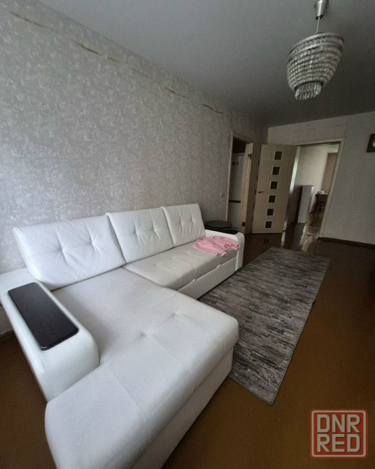 Сдаю однокомнатную квартиру 44.0 м² этаж 1/5 город Донецк, Калининский район, Мед Колледж Донецк - изображение 1