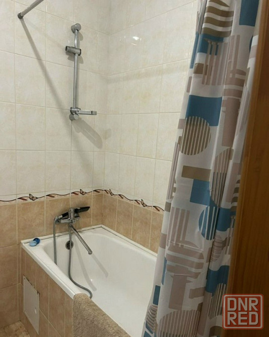 Сдаю однокомнатную квартиру 46.0 м² этаж 5/9 город Донецк, Ленинский район, улица Стадионная Донецк - изображение 3
