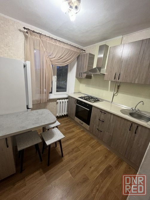 Сдам 1-комнатную квартиру в Пролетарском районе, ул. Прожекторная, 15 Донецк - изображение 2