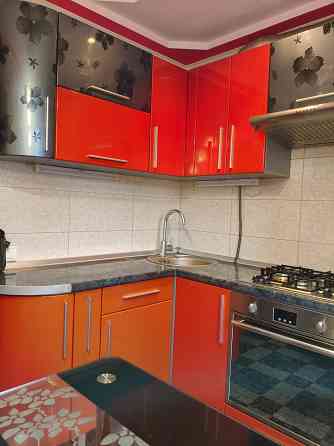 Продам Классную , 2х комнатную в Центре Донецка ул Университетская 29 Донецк