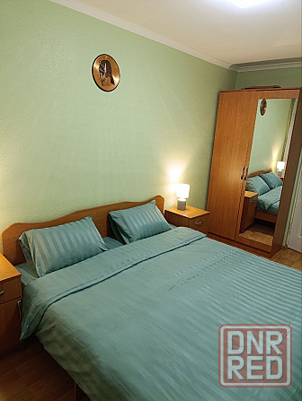 Посуточно Центр 2к Ильича 13 между пл Ленина и набережной Донецк - изображение 1