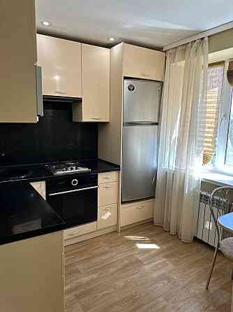 Продам 2х.комнатную, 5/5, евро, мебель, Звёздочка Ворошиловский Донецк