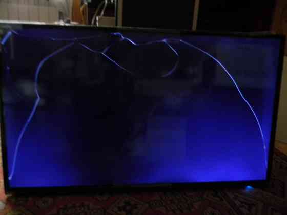 Телевизор BRAVIS UHD-40E6000 Макеевка