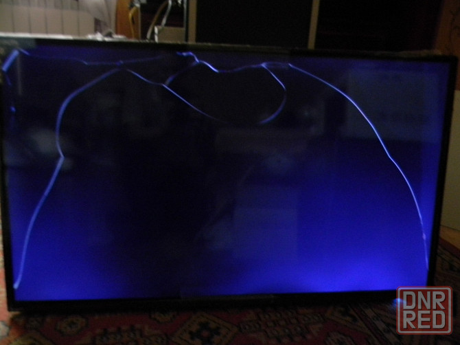 Телевизор BRAVIS UHD-40E6000 Макеевка - изображение 1