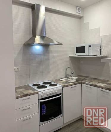 Сдаю однокомнатную квартиру-студию в Ворошиловском районе Донецк - изображение 2