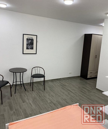 Сдаю однокомнатную квартиру-студию в Ворошиловском районе Донецк - изображение 1