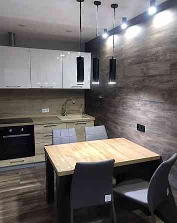 Сдаётcя двухкомнатная кваpтира (64 м2), на 5-м этаже, в Ленинском районе Донецк