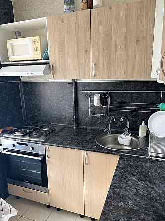 Сдаю двушку на Левом берегу, район 9и. Этаж: 5/9 . Мариуполь