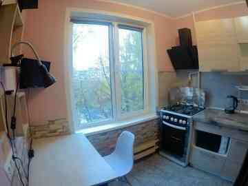 Сдаётся двухкомнатная квартира в Ленинском районе, в районе Цирка. Донецк