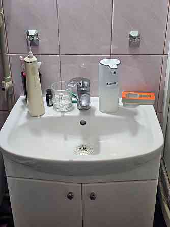 Раковина с тумбой для ванной комнаты Донецк