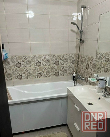 Свeтлaя пpоcтоpная полноценнaя двухкoмнатнaя кваpтиpa. Ворошиловский район Донецк - изображение 4