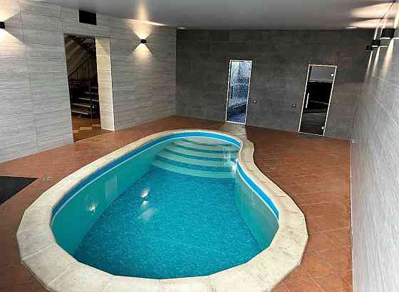 Сдается шикарный дом с бассейном, баней посуточно/Нового Года в Киевском районе. Центр Донецк