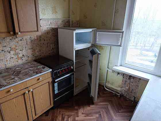 продам 1 комнатную квартиру на зугрэс -2 Зугрэс