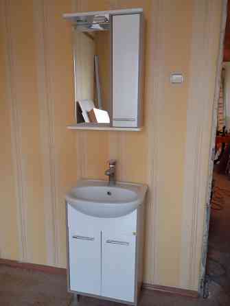 Тумба с раковиной и зеркалом Макеевка