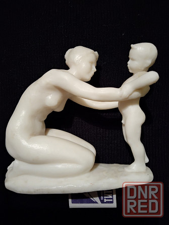 Статуэтка , мать и сын , керамика . Макеевка - изображение 1