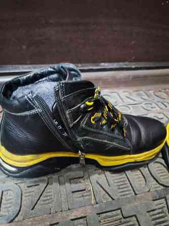 Продам зимние ботиночки на мальчика Донецк